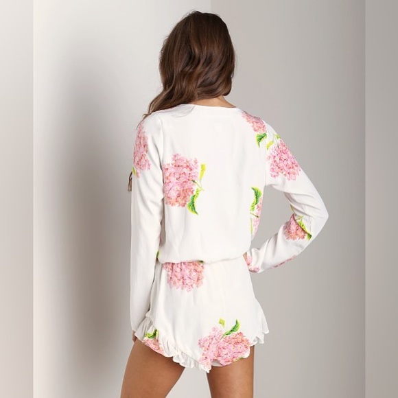 Stone Cold Fox Love Jumper Bloom - Picture 5 of 7